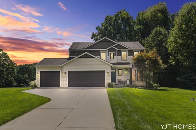 8214 48th St SE, Grand Rapids, MI 49512
