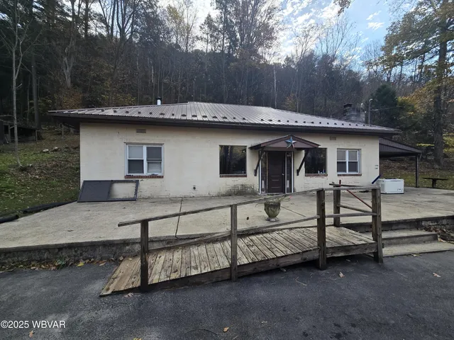 5868 N  Route 44 Hwy, Jersey Shore, PA 17740