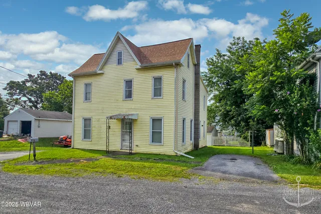 519 Meadow Aly, Jersey Shore, PA 17740