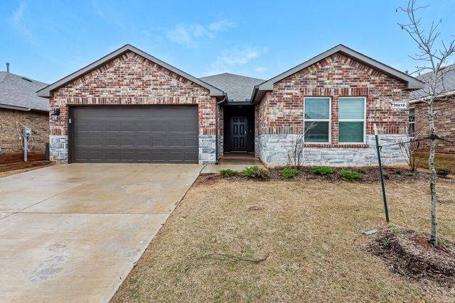 10412 SW 39th St, Mustang, OK 73064