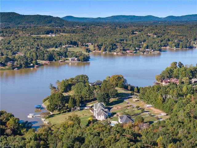 6428 Huntington Ln, Conover, NC 28613