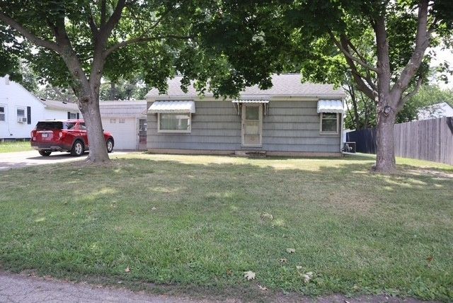 22 S  Plum St, Princeton, IL 61356