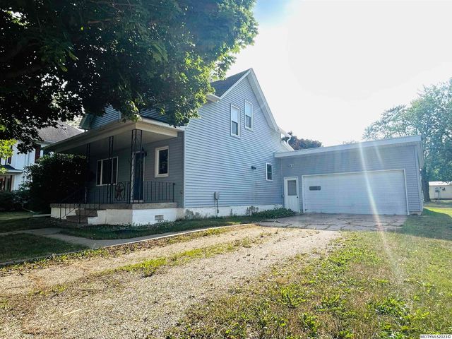303 N  Broad St, Stacyville, IA 50476