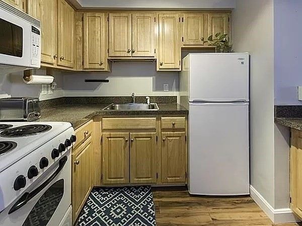 1025 Hancock St #1H, Quincy, MA 02169