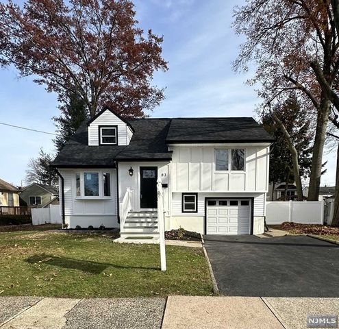 83 Woods Ave, Bergenfield, NJ 07621