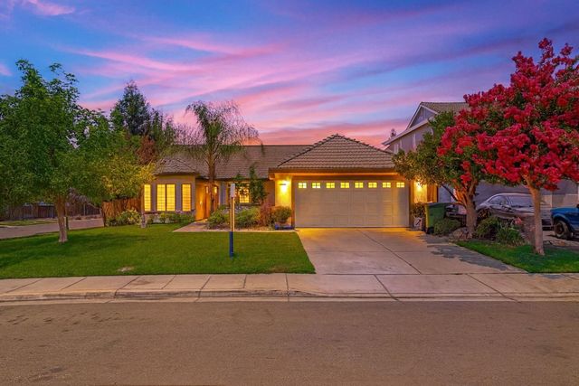 995 W  Springer Dr, Turlock, CA 95382