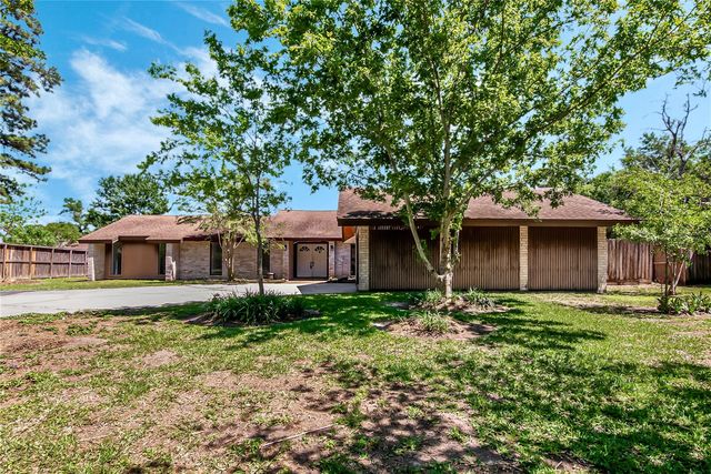 3203 Lazy Pine Ln, La Porte, TX 77571