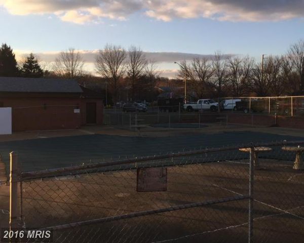 125 Clubhouse Dr SW #10, Leesburg, VA 20175