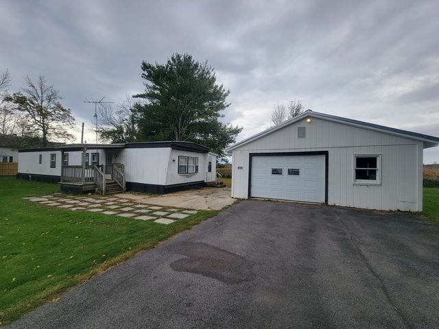 455 Hayford Rd, Champlain, NY 12919