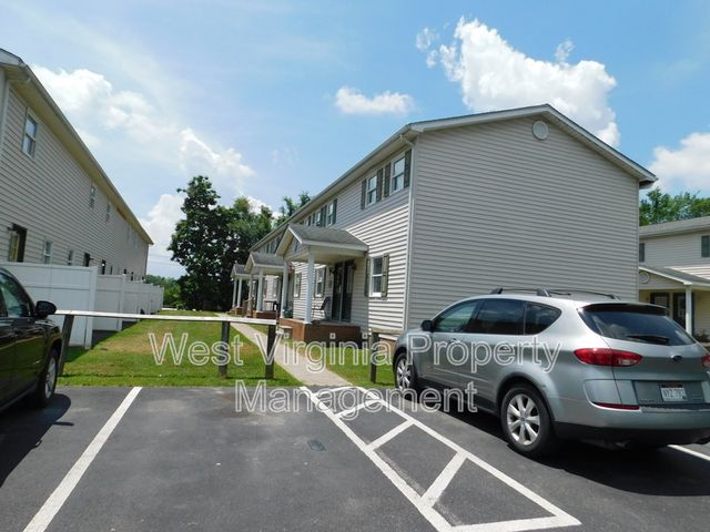581 Prosperity Rd #213, Mount Hope, WV 25880