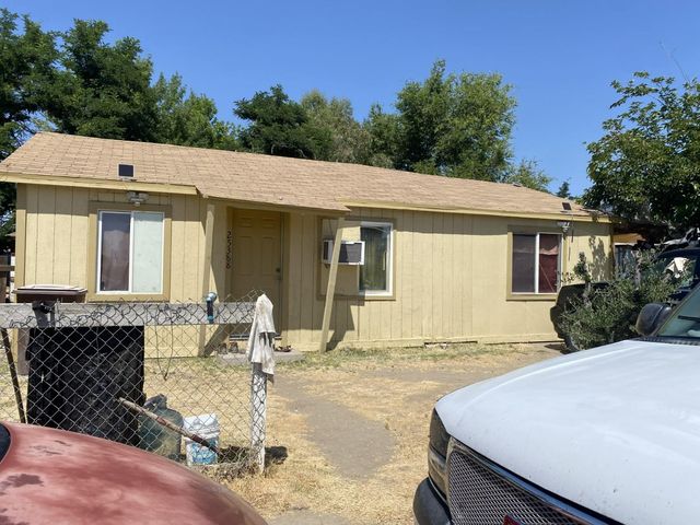 25388 W  Tuft Ave, Tranquillity, CA 93668