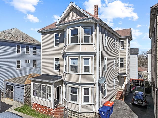 18 Bannister St, New Bedford, MA 02746