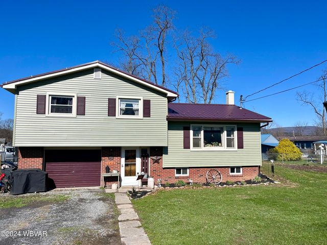 148 Linnwood Dr, Lock Haven, PA 17745