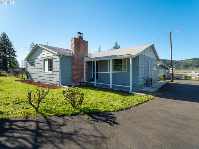 766 Valley View Rd, Sutherlin, OR 97479