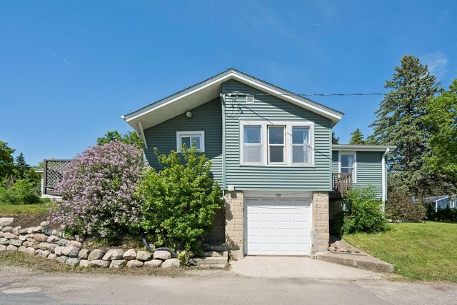 220 Saint Peter St, Loretto, MN 55357