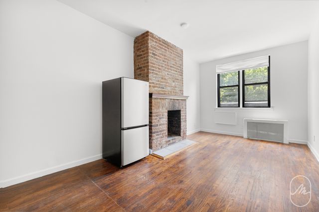 307 W  29th St #3B, New York, NY 10001