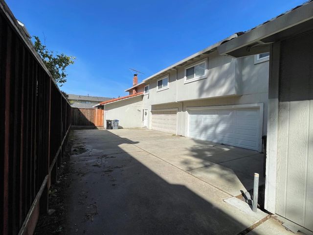 1235 Hollenbeck Ave, Sunnyvale, CA 94087