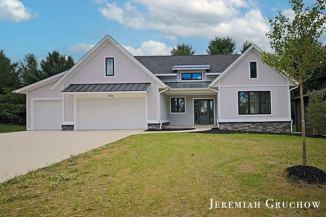 4756 Braeburn St, Grand Rapids, MI 49546