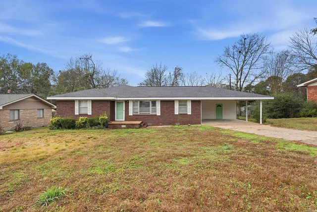 4 Deerwood Dr, Morrilton, AR 72110