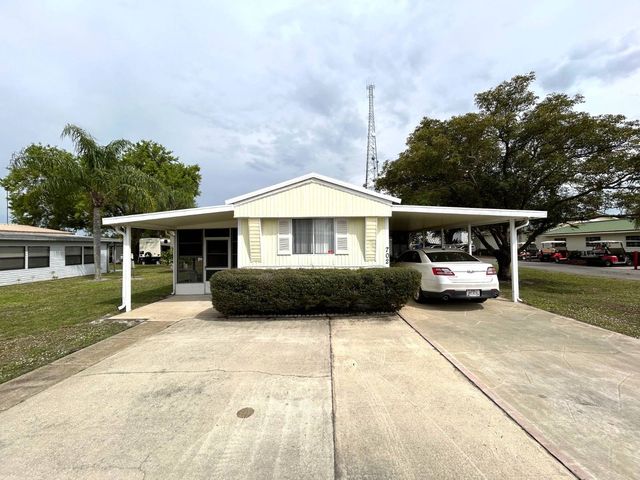 702 Dancy Rd, Frostproof, FL 33843