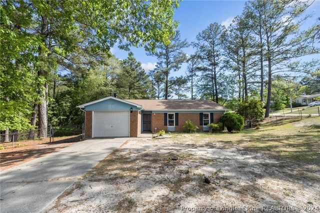 1902 Agate St, Fayetteville, NC 28311