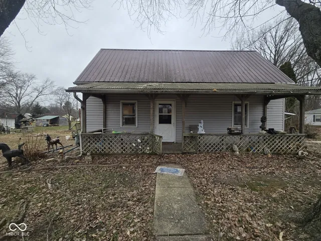 979 S  Sallust St, Jasonville, IN 47438