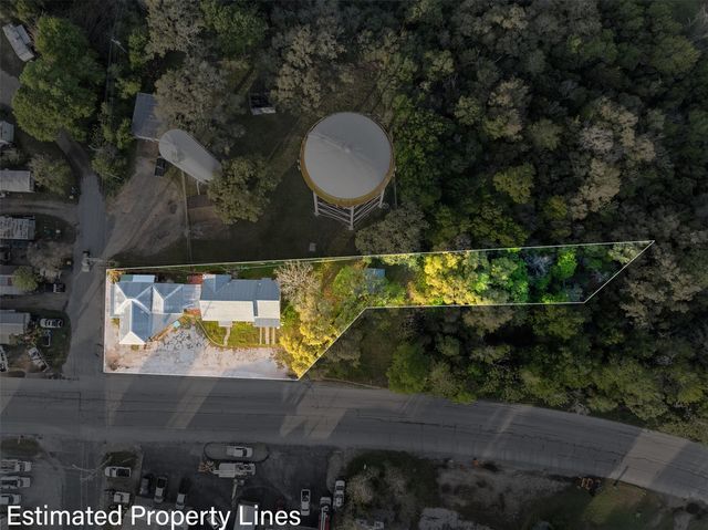 907/915 N  Jefferson St, La Grange, TX 78945