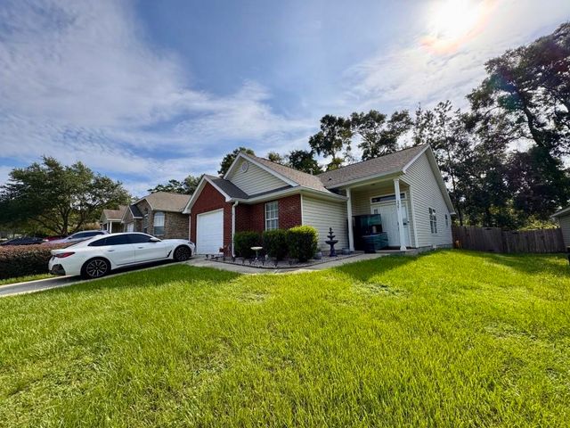 3581 Coyote Creek Dr, Tallahassee, FL 32301