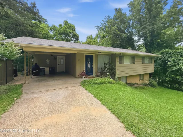 324 Starlite Dr, Yazoo City, MS 39194