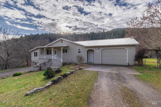 21839 Haven Ln, Peck, ID 83545
