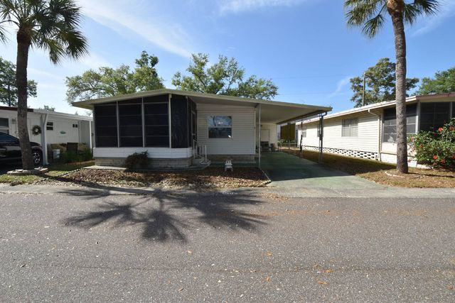 682 Poinsettia Dr, Largo, FL 33770