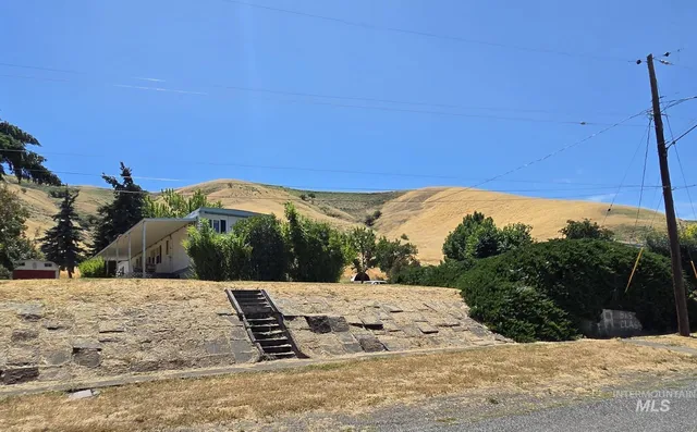 110 Hill St, Pomeroy, WA 99347