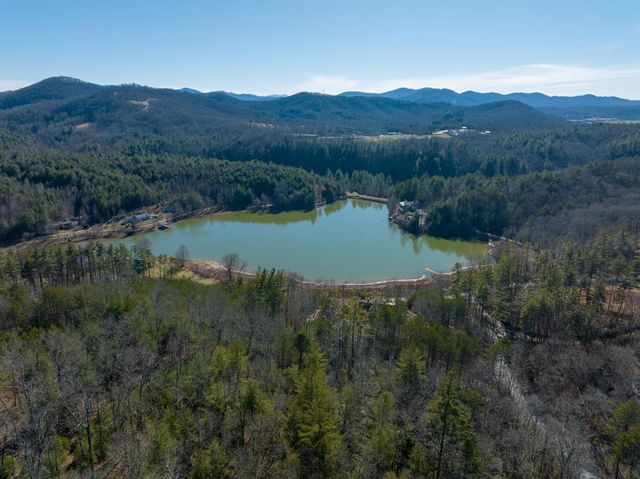 19 Mission Ridge Dr, Hayesville, NC 28904