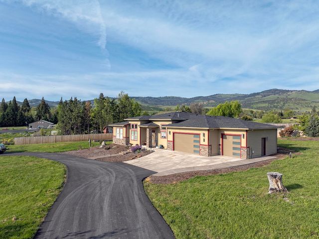 804 S  Valley View Rd, Ashland, OR 97520