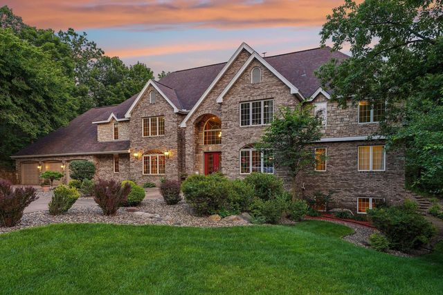 18751 Knollwood Cir, Lakeville, MN 55044