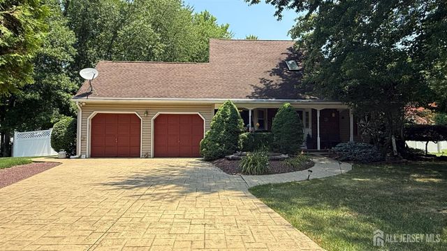 9 Benjamin Ct, Old Bridge, NJ 08857