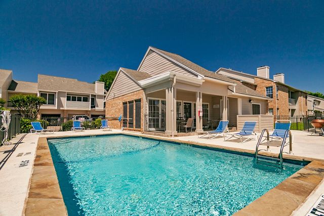 5015 Courtside Dr #114, Irving, TX 75038