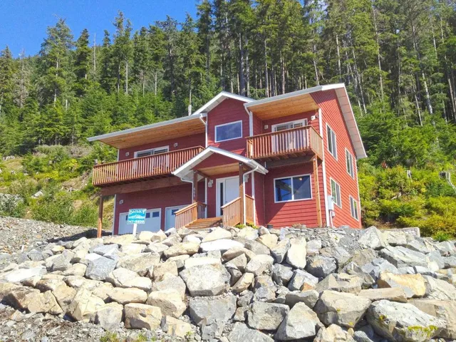 606 Versa Pl, Sitka, AK 99835