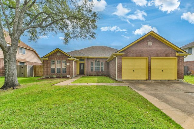 2915 Downing St, Pearland, TX 77581