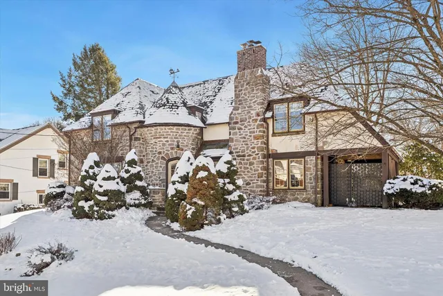 40 W  2nd St, Boyertown, PA 19512