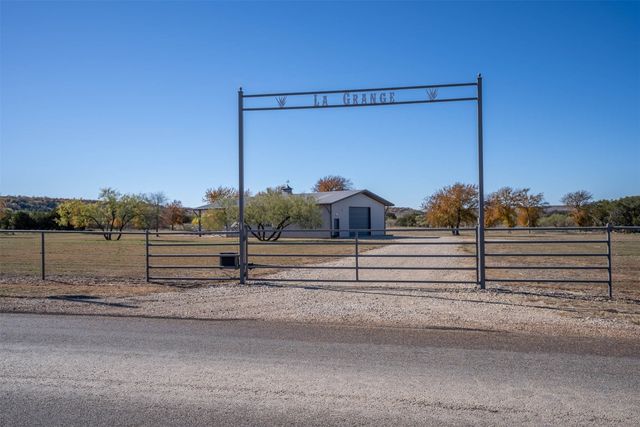 1049 Hells Gate Loop, Strawn, TX 76475