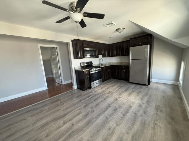 66-74 Bogle St, Fall River, MA 02723