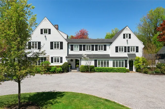 30 Bonnie Heights Road, Manhasset, NY 11030