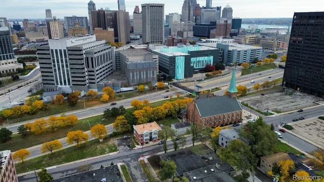 1450 6th St, Detroit, MI 48226