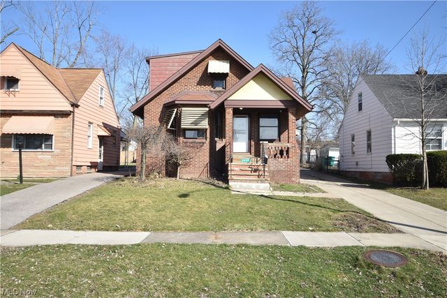 5049 Thomas St, Maple Heights, OH 44137