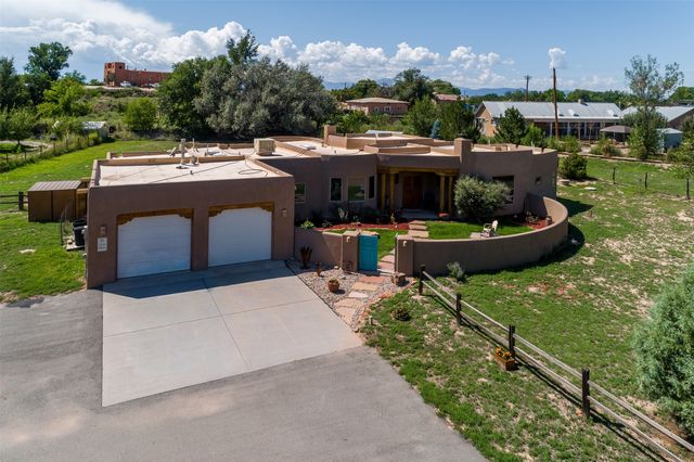 15 Calle Rivera, Santa Fe, NM 87506