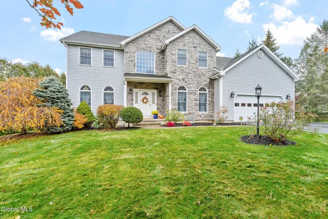 321 Saint Ann Drive, Niskayuna, NY 12309
