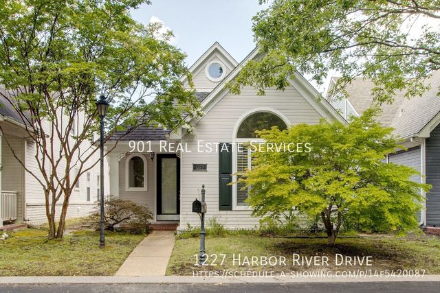 1227 Harbor River Dr, Memphis, TN 38103