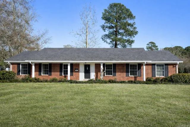 607 S  Cherry St, Hamburg, AR 71646