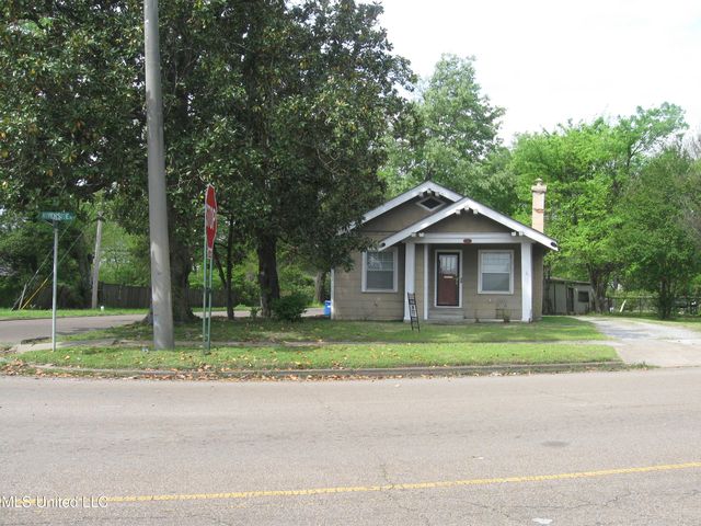 1303 Riverside Ave, Clarksdale, MS 38614